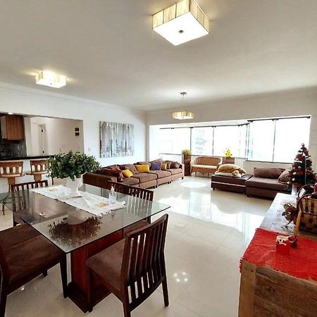 Apto Amplo 1Suite Mais 2Quartos - Quadra Mar 50M Da Praia - Somente Familiares Balneário Camboriú Εξωτερικό φωτογραφία