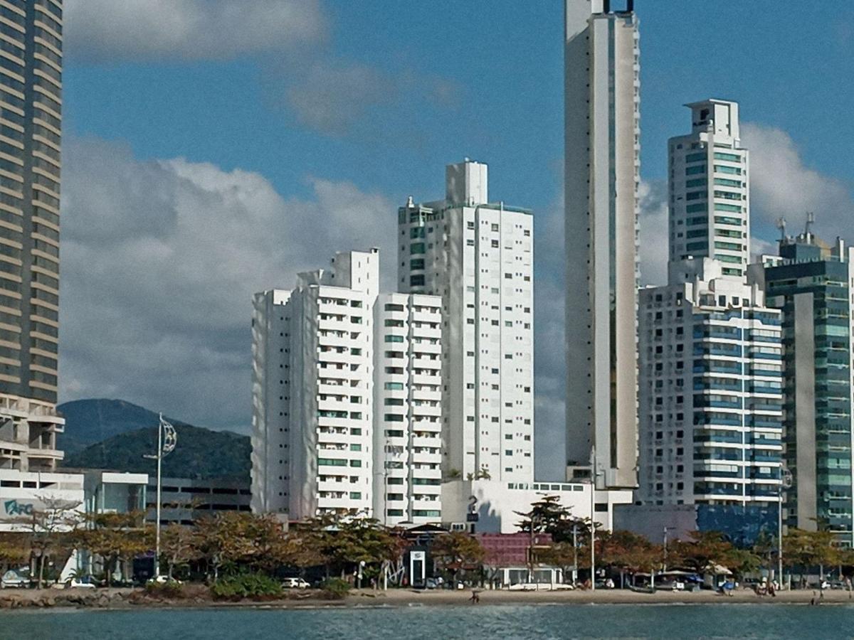 Apto Amplo 1Suite Mais 2Quartos - Quadra Mar 50M Da Praia - Somente Familiares Balneário Camboriú Εξωτερικό φωτογραφία