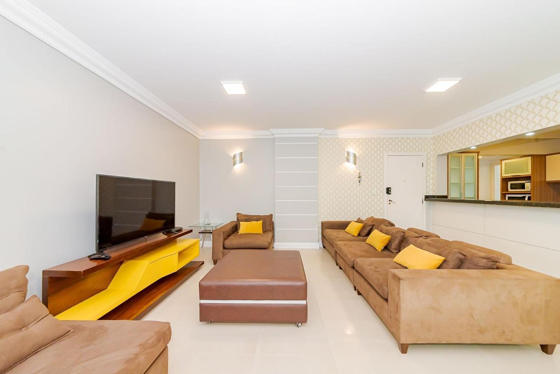 Apto Amplo 1Suite Mais 2Quartos - Quadra Mar 50M Da Praia - Somente Familiares Balneário Camboriú Εξωτερικό φωτογραφία